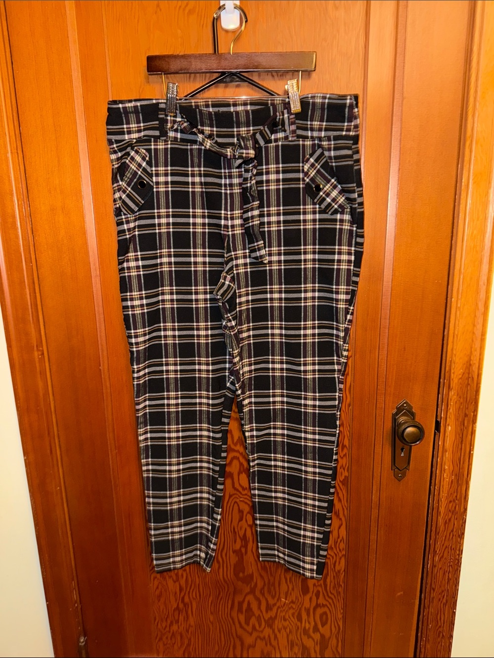 Women’s Black Plaid Straight-Leg Pants with Tie Waist